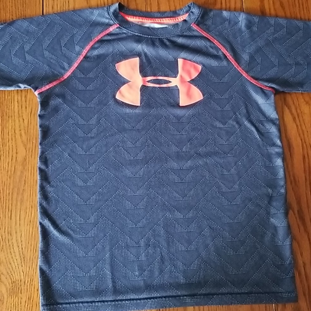 UNDER ARMOUR T-SHIRT
